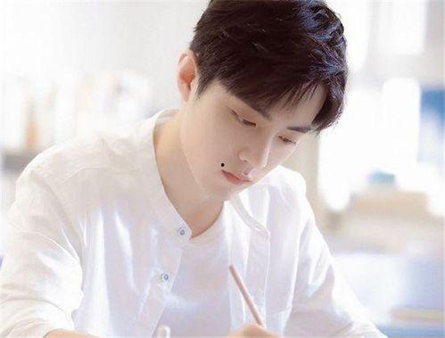 娱乐吃瓜蒋依依吴磊,娱乐吃瓜界的甜蜜佳话